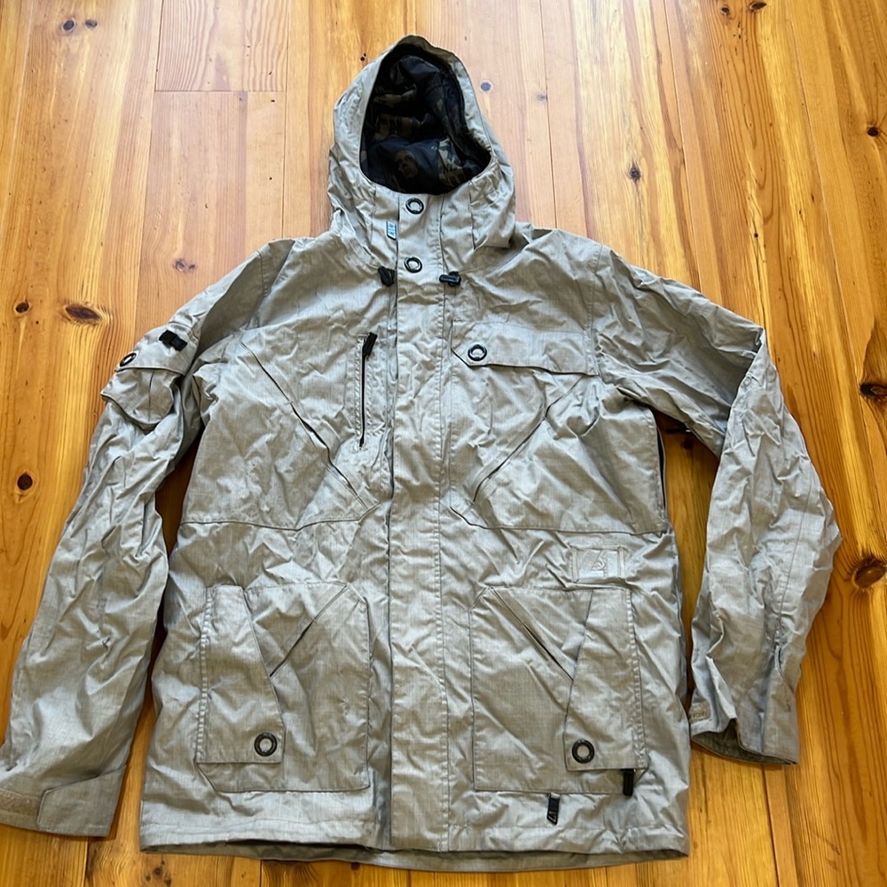 men’s L1 snowboard jacket size L